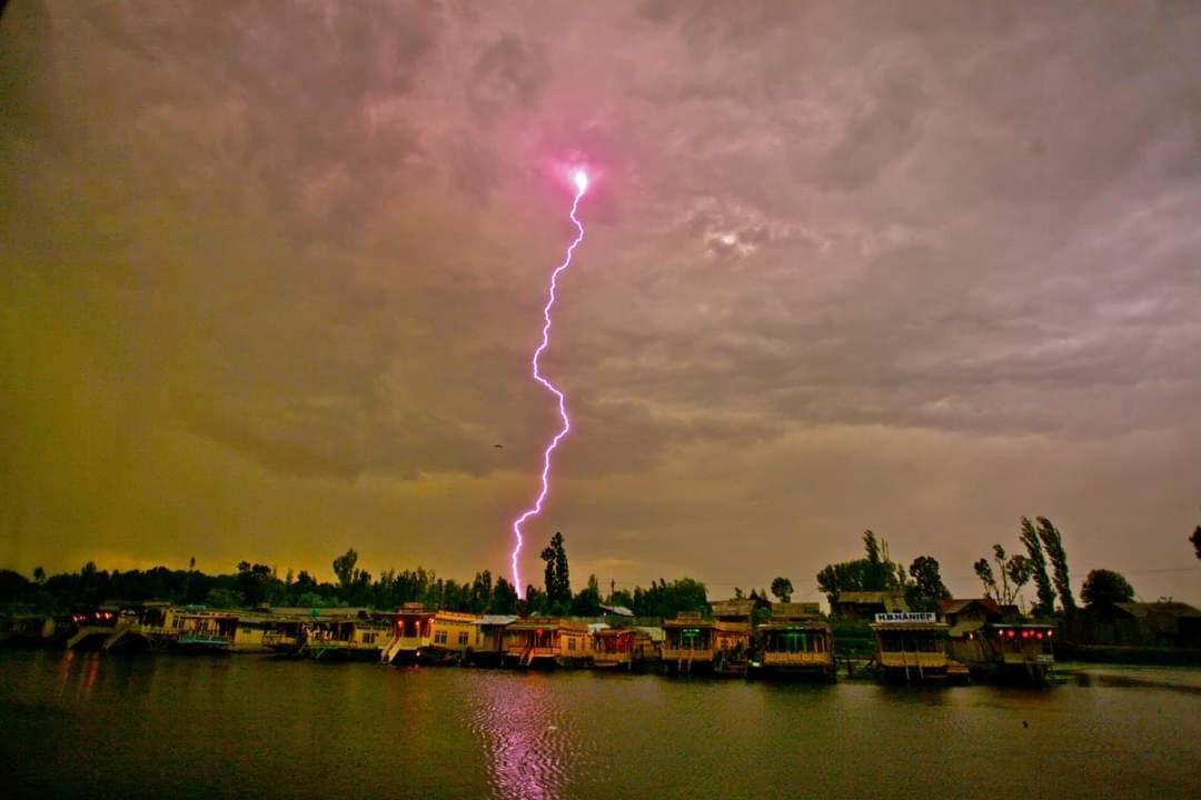 ホテル Green View Group Of Houseboats Srīnagar 部屋 写真