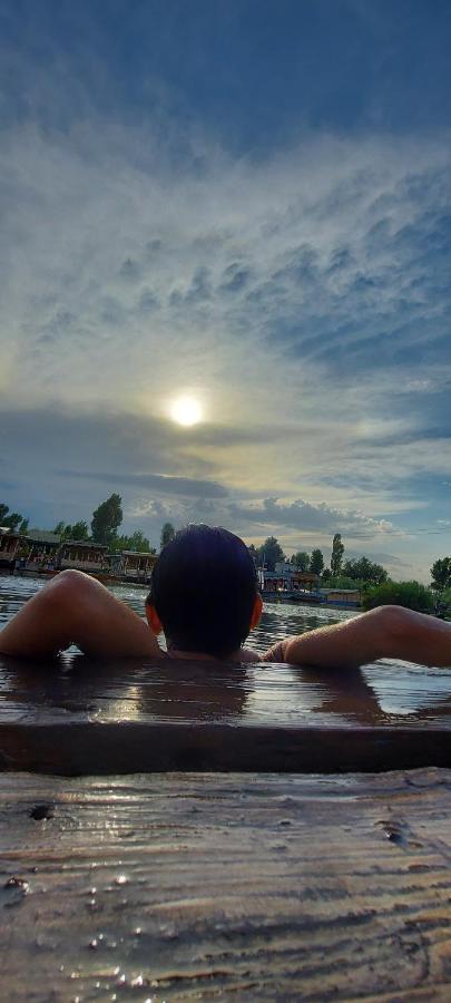 ホテル Green View Group Of Houseboats Srīnagar 部屋 写真