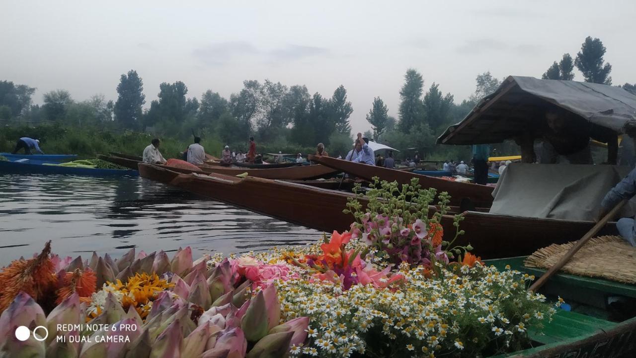 ホテル Green View Group Of Houseboats Srīnagar エクステリア 写真